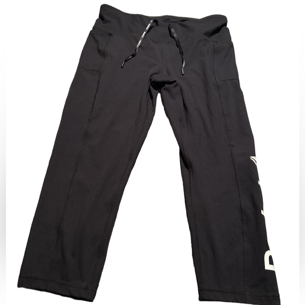 Women's Reebok Black Capris Size XL